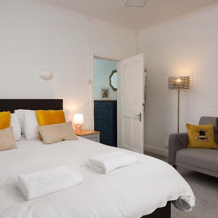 Lovely City Town House With Free Parking Sleeps 2 To 6 Guests Йорк Екстериор снимка