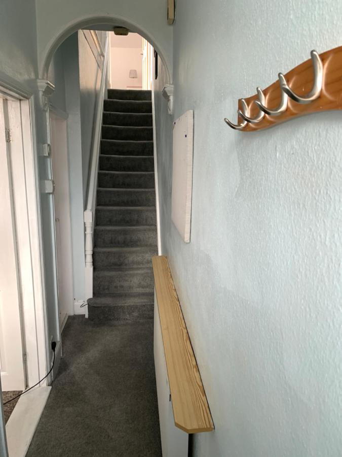 Lovely City Town House With Free Parking Sleeps 2 To 6 Guests Йорк Екстериор снимка